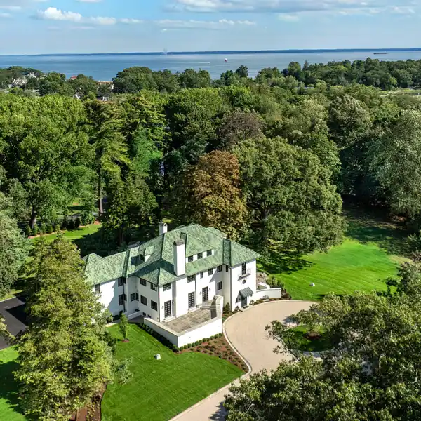 MAGNIFICENT ROUND MEADOWS ESTATE