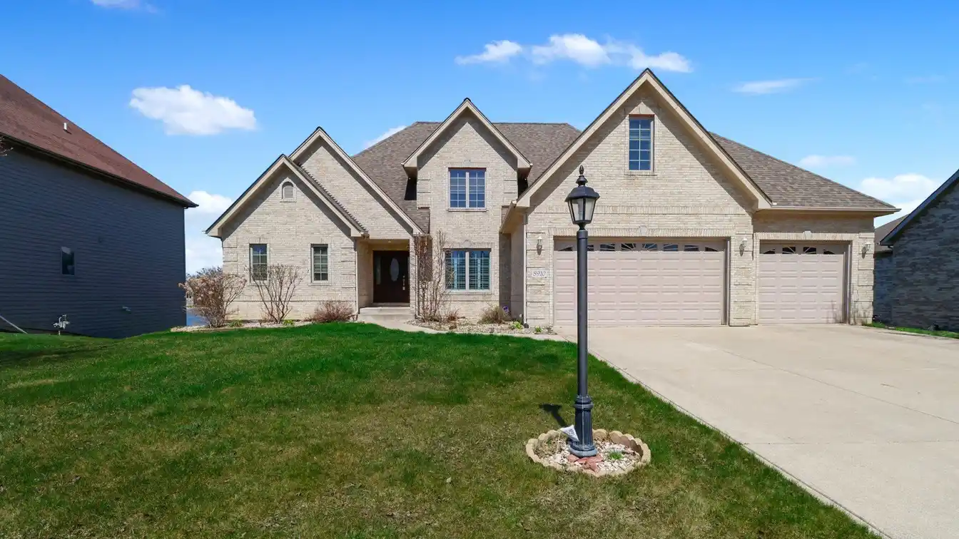 An Unparalleled Lakefront Living Experience