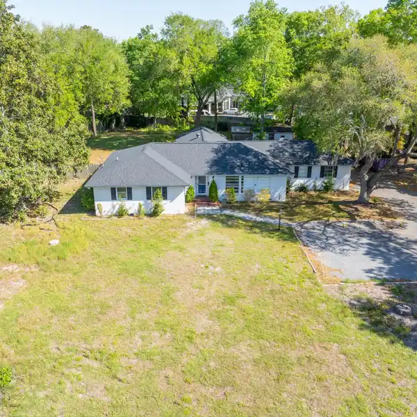 A FLAT ACRE IN A CENTRAL LOCATION