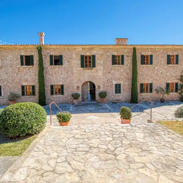 FINCA PROPERTY WITH UNIQUE VIEWS OVER THE EXCLUSIVE VALL D'AXARTELL VALLEY