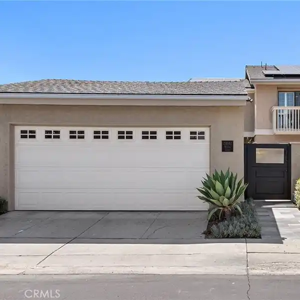 SPACIOUS OPEN-CONCEPT LAKE PARK HOME