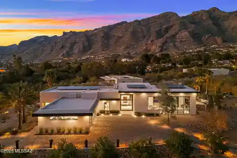 Seamless Indoor-outdoor Luxury Living