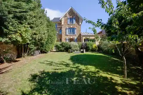 Tastefully Renovated Millstone and Brick House