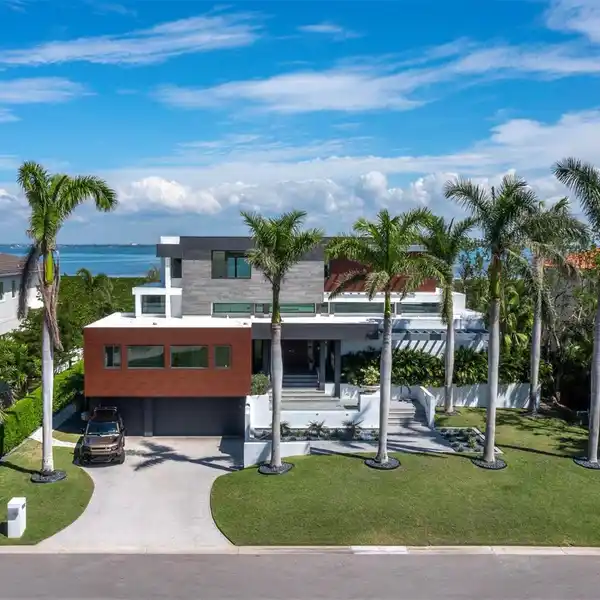 EXCEPTIONAL CONTEMPORARY BAYFRONT ESTATE
