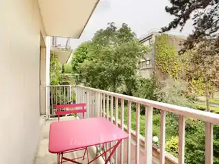Floor-Through Apartment in a Newer Building