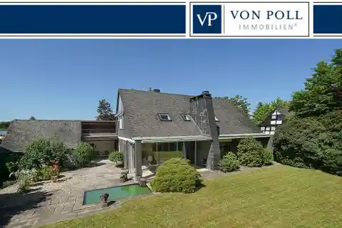 Versatile Home with Separate Apartment