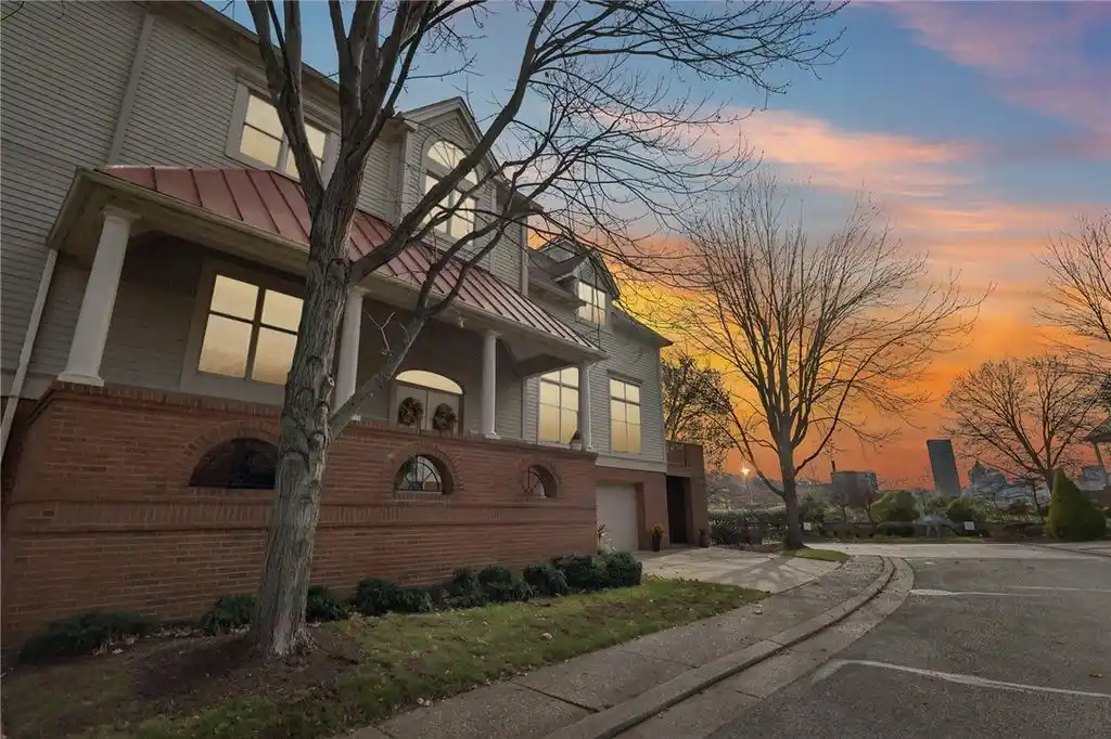 Waterfront Residence with Unparalleled Views
