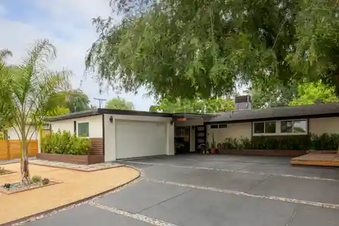 Timeless Example of Midcentury Modern Design