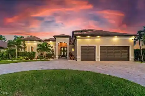 Elegance and Comfort on Bimini Canal