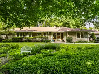 Mid-Century Beauty on Nearly an Acre