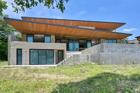 New Construction with a Warm Ambiance