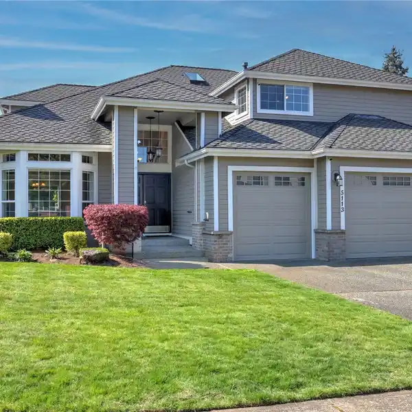 UPDATED HOME IN SOUGHT-AFTER SUMMERWIND