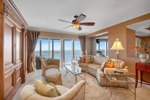 Spacious High-Floor Residence in Estancia with Uninterrupted Views