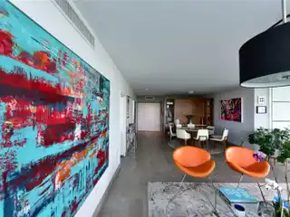 Unique Apartment at Bristol Towers