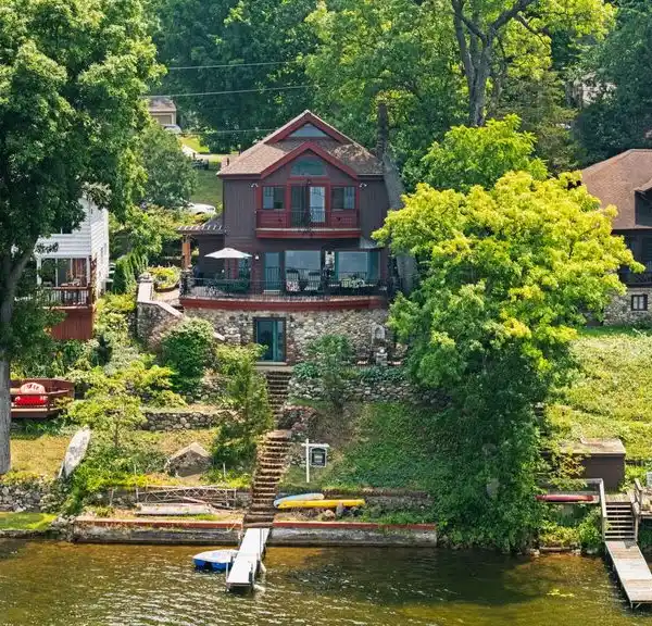 RARE NORTH LAKE CRAFTSMAN COTTAGE