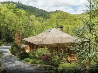 Unique Japanese-Style Mountain Getaway