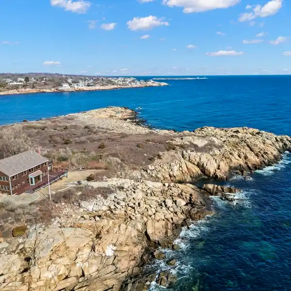 EXCEPTIONAL OCEANFRONT PROPERTY