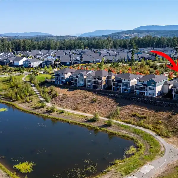 LUXURY AND FUNCTIONALITY IN THE GATED ENCLAVE OF TEN TRAILS