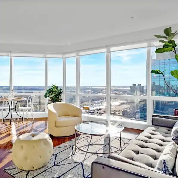 HIGH-FLOOR CORNER HOME IN A PREMIER BUILDING