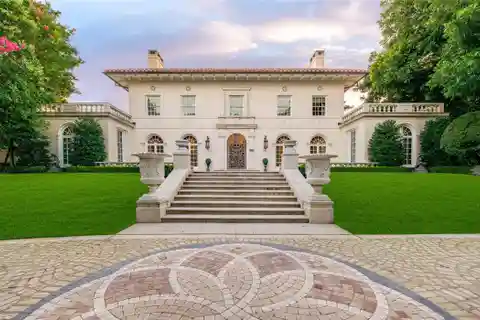 Distinguished Italianate-Style Residence
