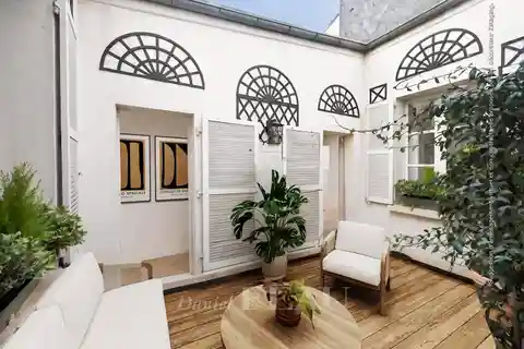 Spacious Terrace Living Near Champ-De-Mars