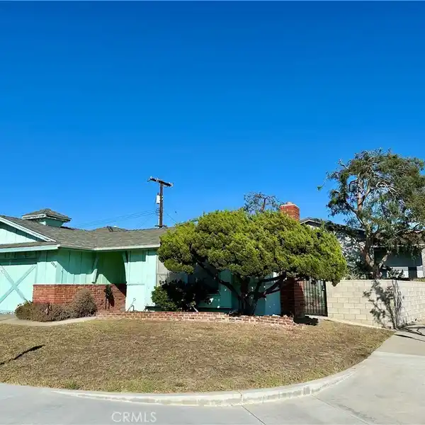 EXCITING OPPORTUNITY IN A BELOVED NEIGHBORHOOD