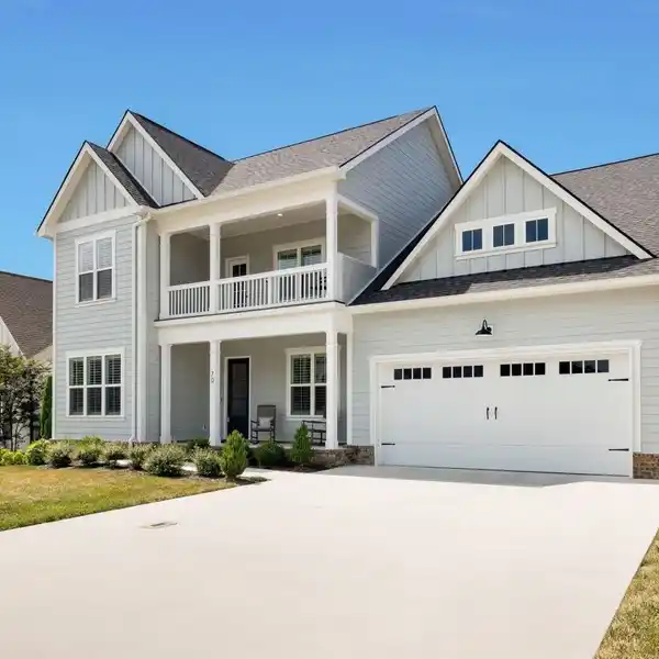 LUXURY LAKEFRONT LIVING MEETS CUSTOM DEFATTA CRAFTSMANSHIP