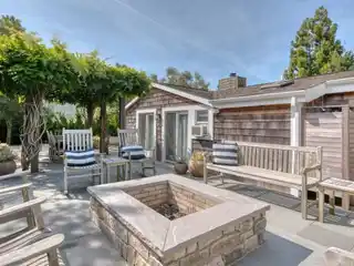 Exquisite Amagansett Dunes Cottage