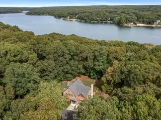 Waterfront Sanctuary with Kayak Access and Scenic Landscape