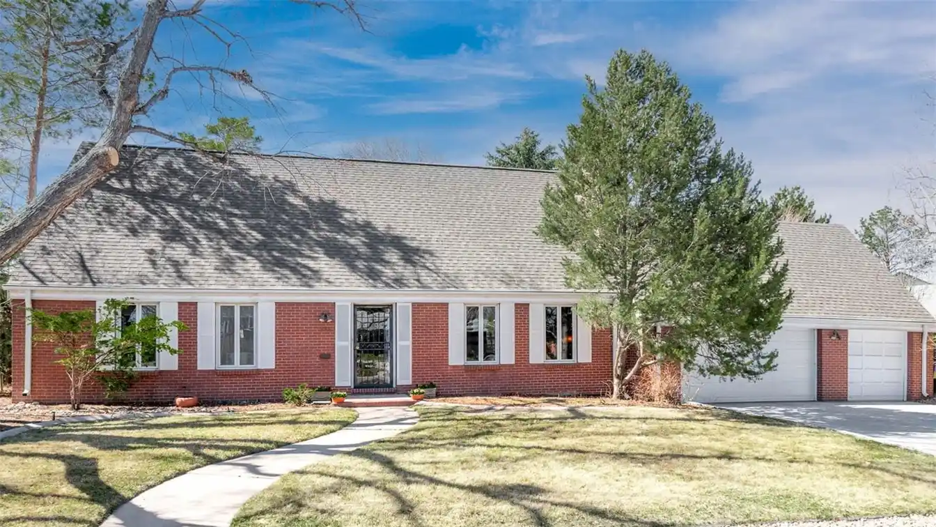 Gracious Cape Cod on a Beautiful Lot