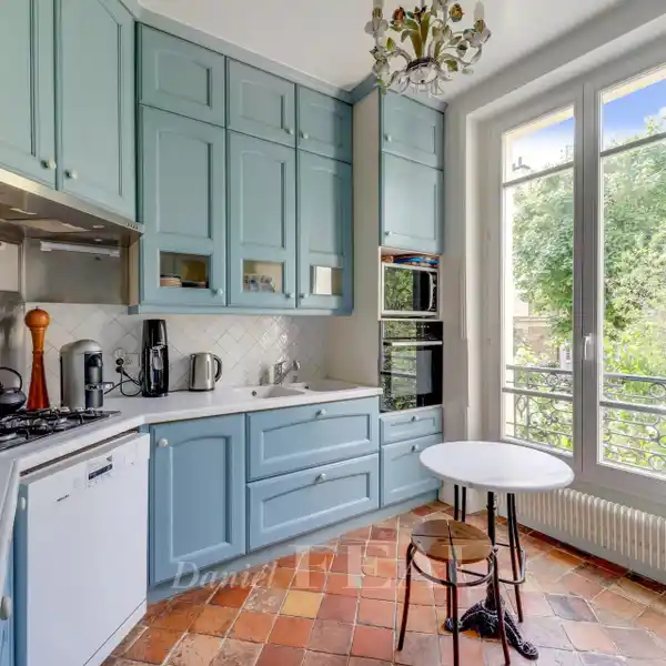 IMPECCABLE VERSAILLES RESIDENCE