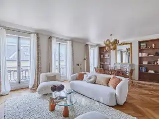 Elegant Apartment in a Fine Late 19th Century Building