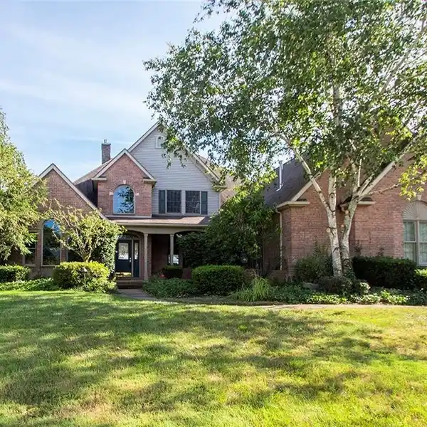 SPACIOUS LAKEFRONT HOME WITH PANORAMIC VIEWS