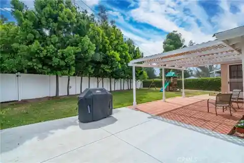 Beautiful Property in Wonderful Victoria Knolls