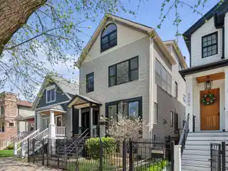 Charming Home in Prime Roscoe Village Location