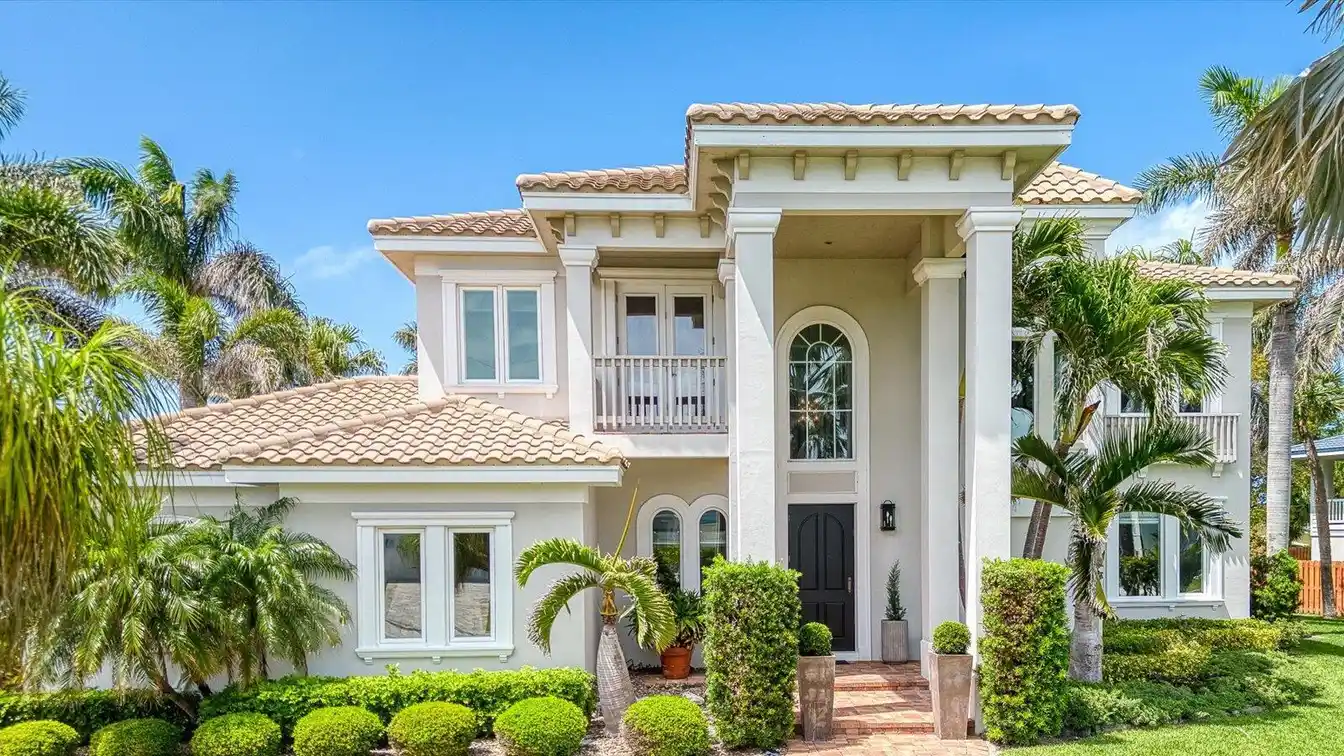 Custom Beauty on an Oversized Lot