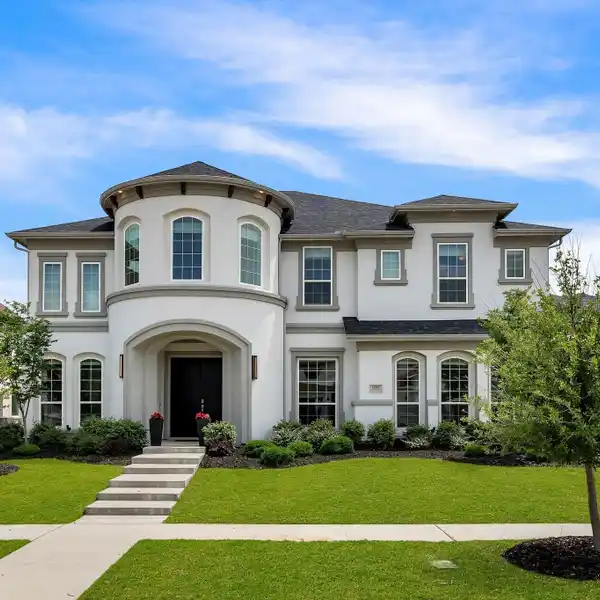 EXTRAORDINARY ESTATE IN GATED LEXINGTON