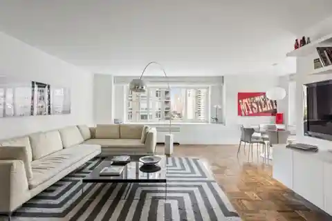 Beautifully Renovated Corner Condo