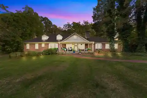 Remarkable 31-Acre Retreat