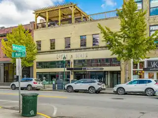 Beautiful Open-Concept Condo