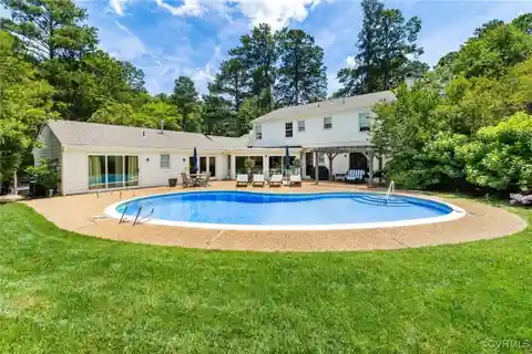 Fine Craftsmanship with Modern Amenities