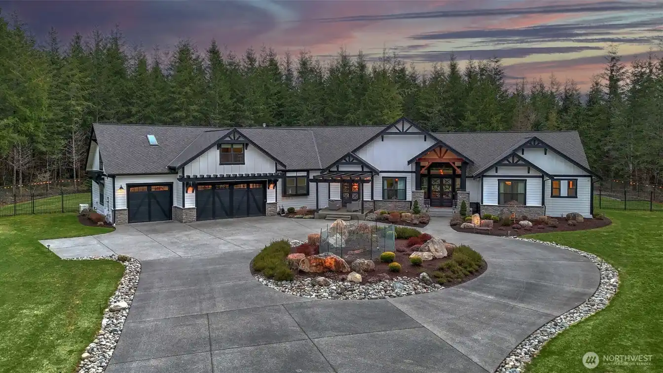 Contemporary Elegance on Nearly Five Acres