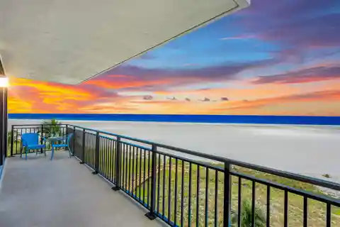 Luxury Beachfront Condo in Prime Marco Island