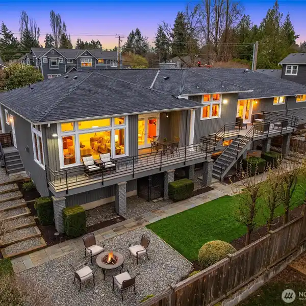 AN ICONIC MERCER ISLAND CLASSIC