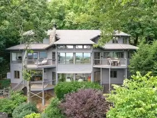 Spectacular Custom Mountain Retreat