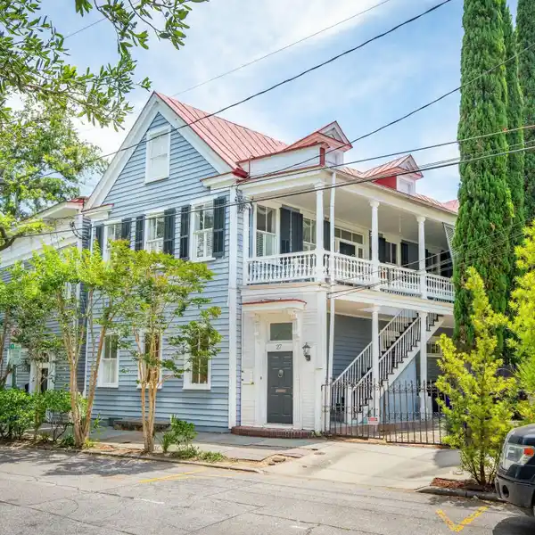 CHARMING DUPLEX WITH INCREDIBLE FLEXIBILITY