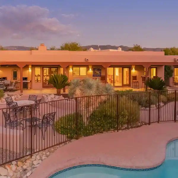 GORGEOUS SECLUDED LUXURY PROPERTY