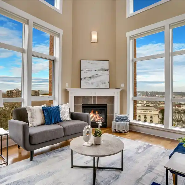 ONE-OF-A-KIND CORNER PENTHOUSE