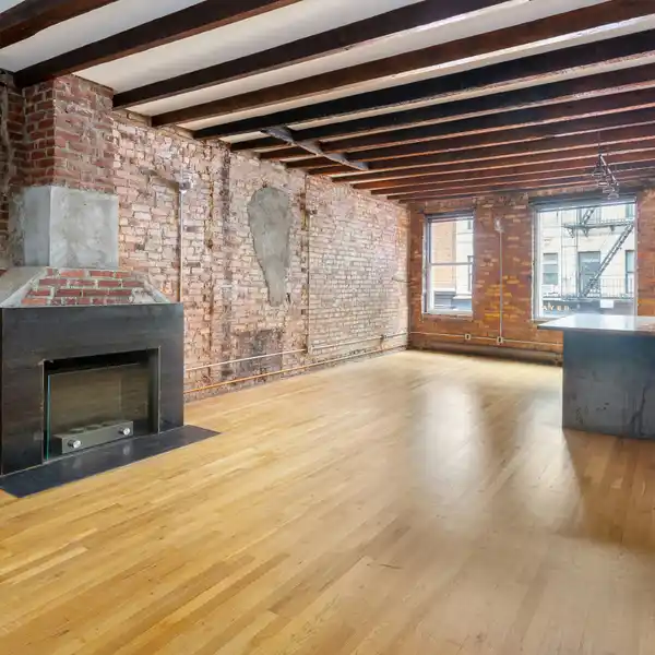 RENOVATED FULL-FLOOR LOFT