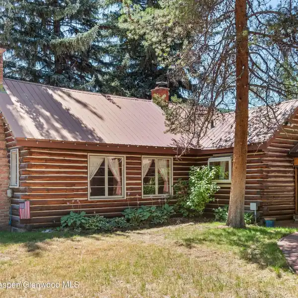 EXCEPTIONAL RIVERFRONT PROPERTY